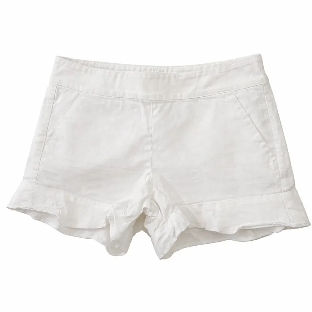 LOFT Ruffled Hem White Shorts Size 2 (Inseam 4